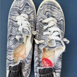 Roxy women’s Bayshore III Blue Marble Slip-On Sneakers